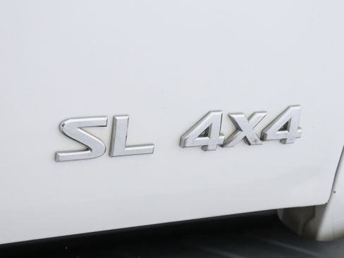 Used 2011 Nissan Frontier SL image 63