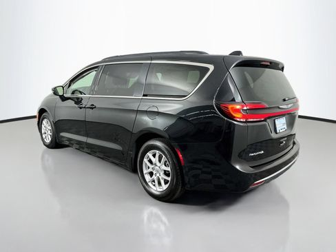 Used 2022 Chrysler Pacifica Touring-L FWD image 5