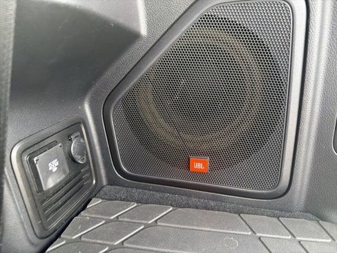 Used 2016 Toyota 4Runner Limited image 19