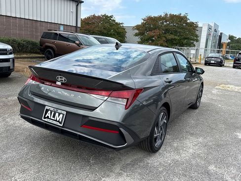 New 2025 Hyundai Elantra Sport image 5