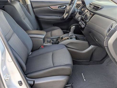 Used 2018 Nissan Rogue SV image 21