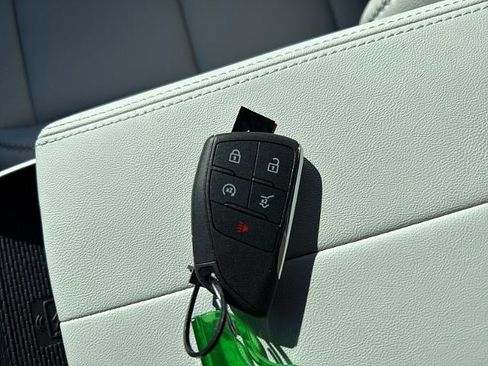 New 2026 GMC Terrain Denali w/ LPO, Floor Liner Package image 28