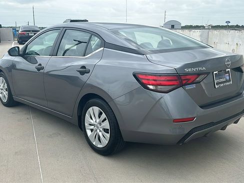 Used 2025 Nissan Sentra S image 10