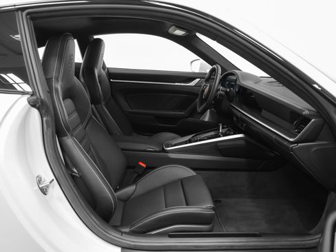 Certified 2025 Porsche 911 Turbo S AWD/4WD image 37