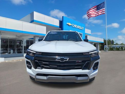 Used 2025 Chevrolet Colorado Z71 w/ Technology Package AWD/4WD image 9