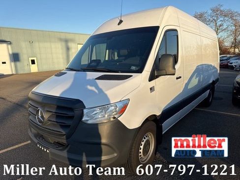 Used 2025 Mercedes-Benz Sprinter 2500 image 1