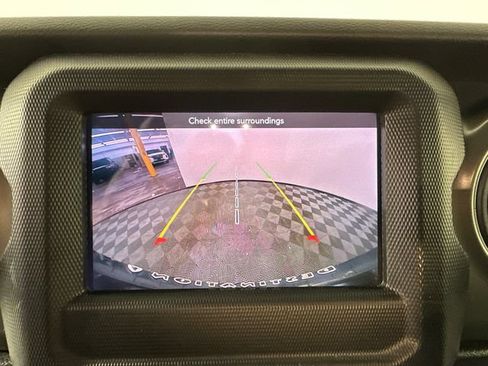 Used 2023 Jeep Wrangler Unlimited w/ Convenience Group AWD/4WD image 28