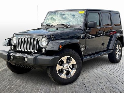 Used 2017 Jeep Wrangler Unlimited Sahara image 3