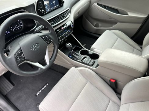 Used 2019 Hyundai Tucson Sport FWD image 9