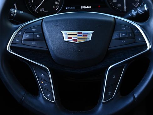 Used 2022 Cadillac XT5 Premium Luxury w/ LPO, ONYX Package image 32