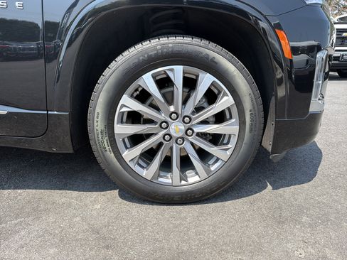 Used 2023 Chevrolet Traverse Premier AWD/4WD image 13