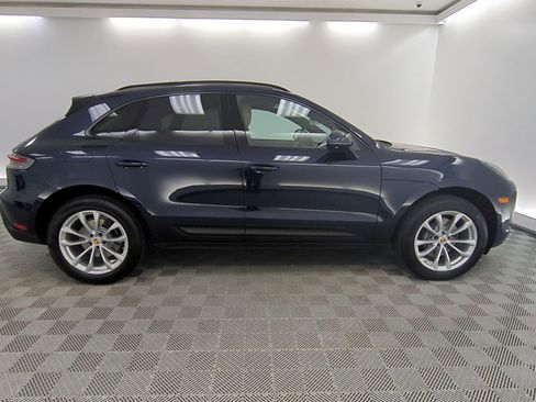 Certified 2023 Porsche Macan AWD/4WD image 8