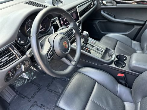 Used 2023 Porsche Macan image 4