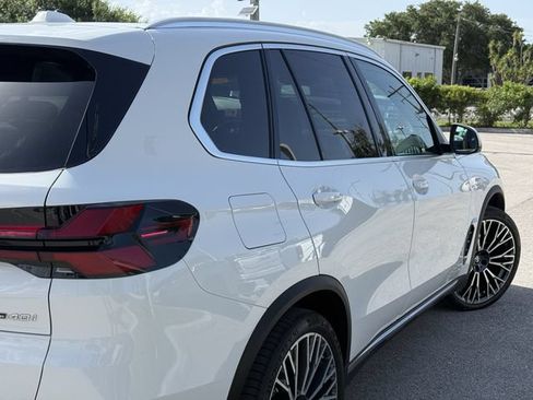 Used 2024 BMW X5 sDrive40i w/ Premium Package RWD image 8