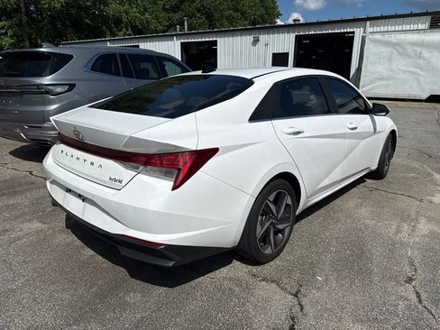 Used 2023 Hyundai Elantra Limited FWD image 4