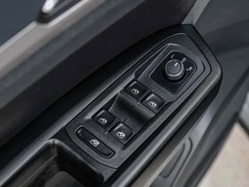 Used 2020 Volkswagen Atlas Cross Sport SE w/ Panoramic Sunroof Package FWD image 39