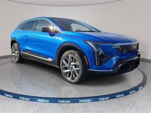 New 2026 Cadillac Optiq Luxury 1 image 2