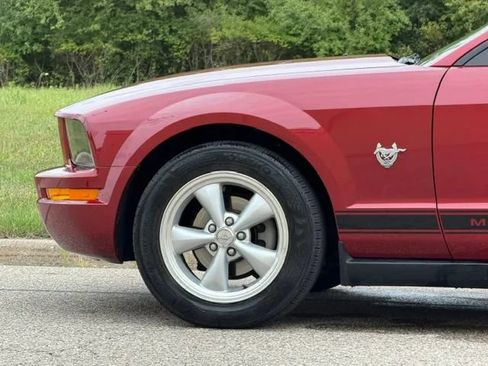 Used 2009 Ford Mustang Premium RWD image 18