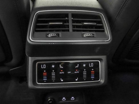 Used 2024 Audi Q8 e-tron Premium Plus w/ Premium Plus Package AWD/4WD image 39