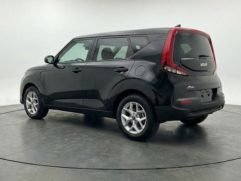 Used 2025 Kia Soul LX w/ LX Technology Package FWD image 6