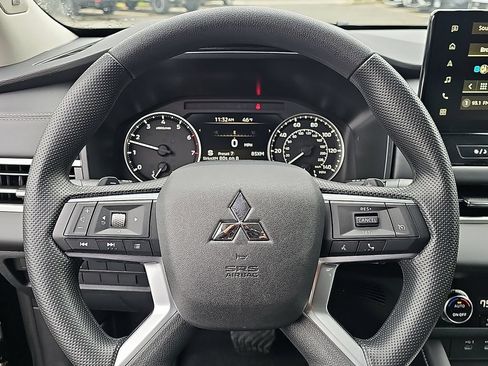 New 2026 Mitsubishi Outlander ES AWD/4WD image 14