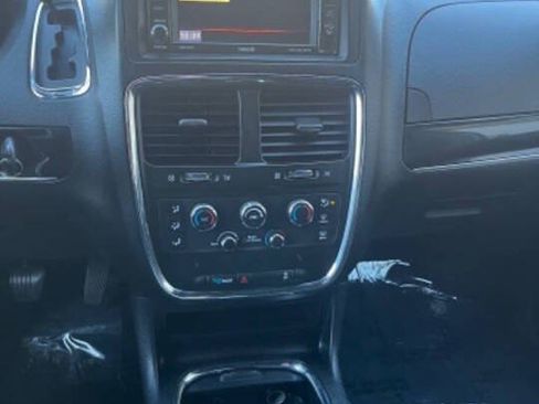 Used 2014 Dodge Grand Caravan SXT FWD image 10