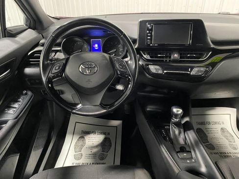 Used 2018 Toyota C-HR XLE image 8