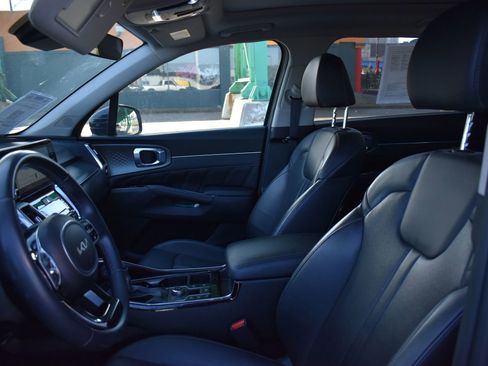 Used 2023 Kia Sorento SX AWD/4WD image 12