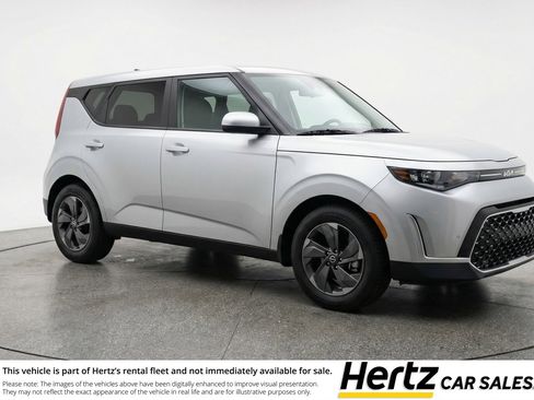 Used 2025 Kia Soul LX w/ LX Technology Package FWD image 1
