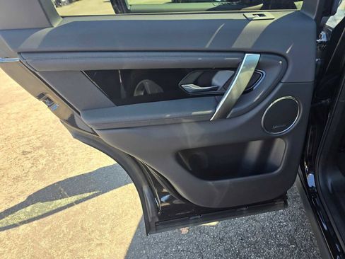 Certified 2024 Land Rover Discovery Sport S image 19