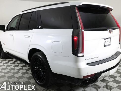 Used 2024 Cadillac Escalade V AWD/4WD image 7