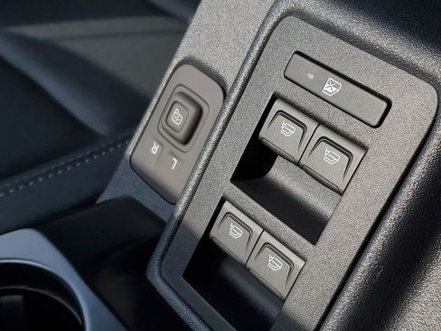 New 2025 Ford Bronco Badlands image 30