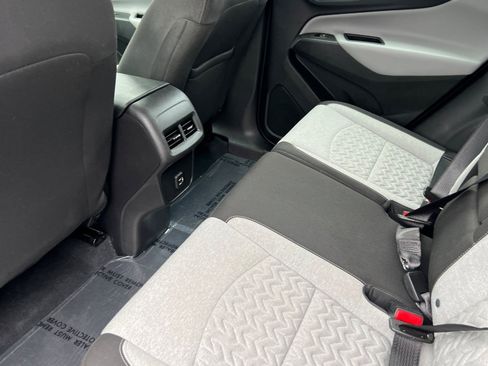Used 2022 Chevrolet Equinox LS image 9