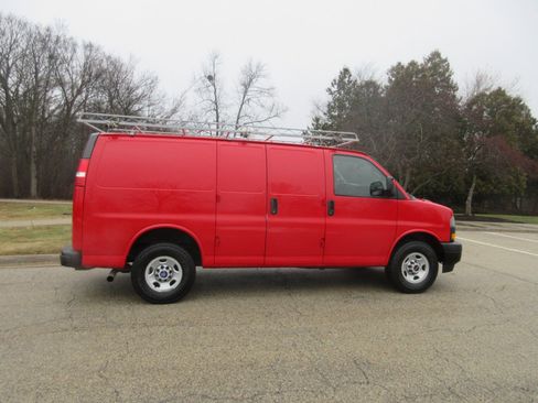 Used 2019 GMC Savana 3500 w/ Driver Convenience Package image 7