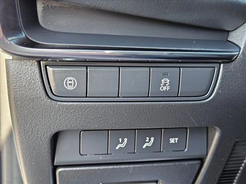 Used 2019 MAZDA MAZDA3 Hatchback w/ Premium Package image 25