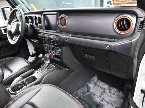 Used 2022 Jeep Gladiator Mojave w/ LED Lighting Group AWD/4WD image 47