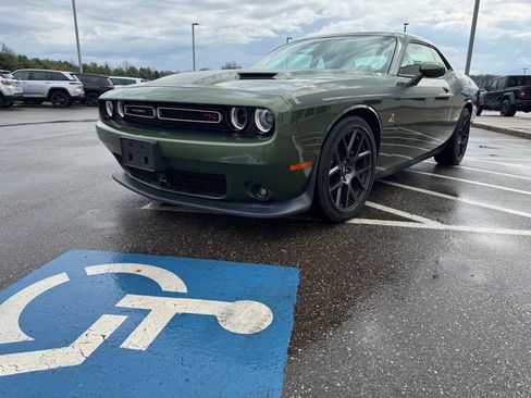 Used 2018 Dodge Challenger R/T Scat Pack w/ Leather Interior Group RWD image 7