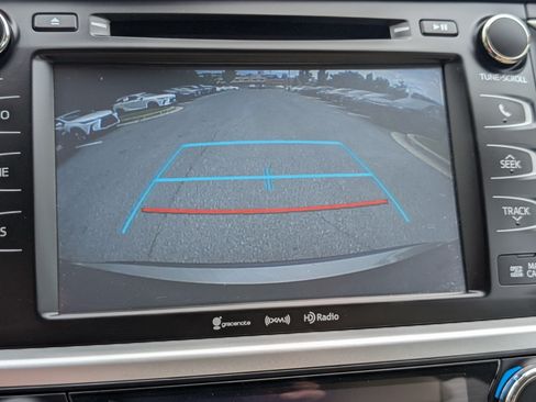 Used 2017 Toyota Highlander XLE AWD/4WD image 28