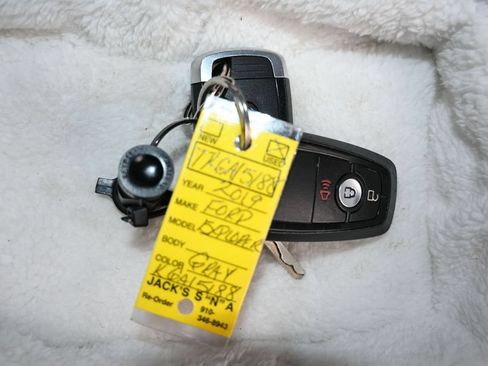 Used 2019 Ford Explorer XLT FWD image 21