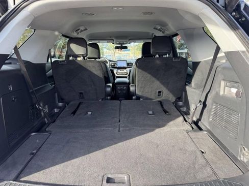 Used 2022 Ford Explorer XLT w/ Equipment Group 202A image 21