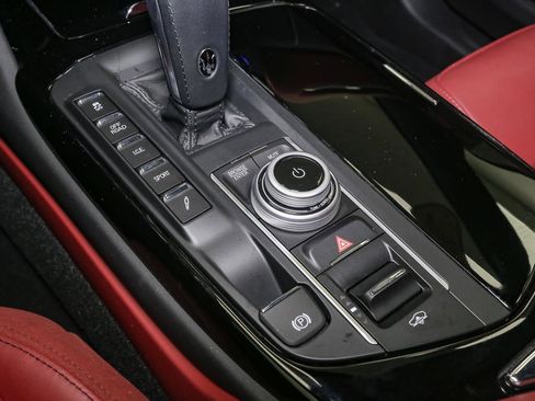 Used 2022 Maserati Levante GT image 39