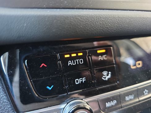 Certified 2025 Kia Seltos EX w/ EX Sunroof Package FWD image 16