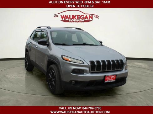 Used 2015 Jeep Cherokee Sport w/ Sport Appearance Group AWD/4WD image 3