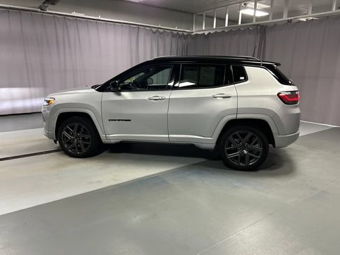 Used 2025 Jeep Compass Limited w/ High Altitude Package AWD/4WD image 4