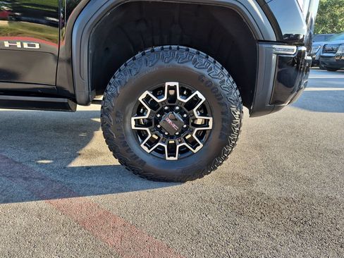 Used 2025 GMC Sierra 2500 AT4X AWD/4WD image 18