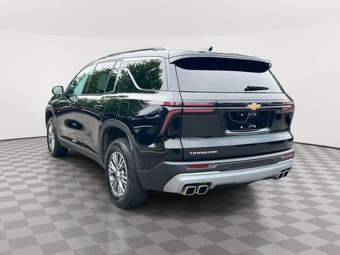 Used 2024 Chevrolet Traverse LT w/ Enhanced Driving Package FWD image 4