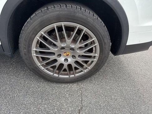 Used 2016 Porsche Cayenne AWD/4WD image 6