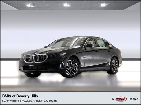 Used 2026 BMW i5 eDrive40 w/ Convenience Package RWD image 1