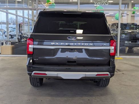 Certified 2023 Ford Expedition XLT image 10