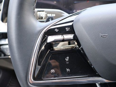 Used 2024 Cadillac Lyriq Sport RWD image 48
